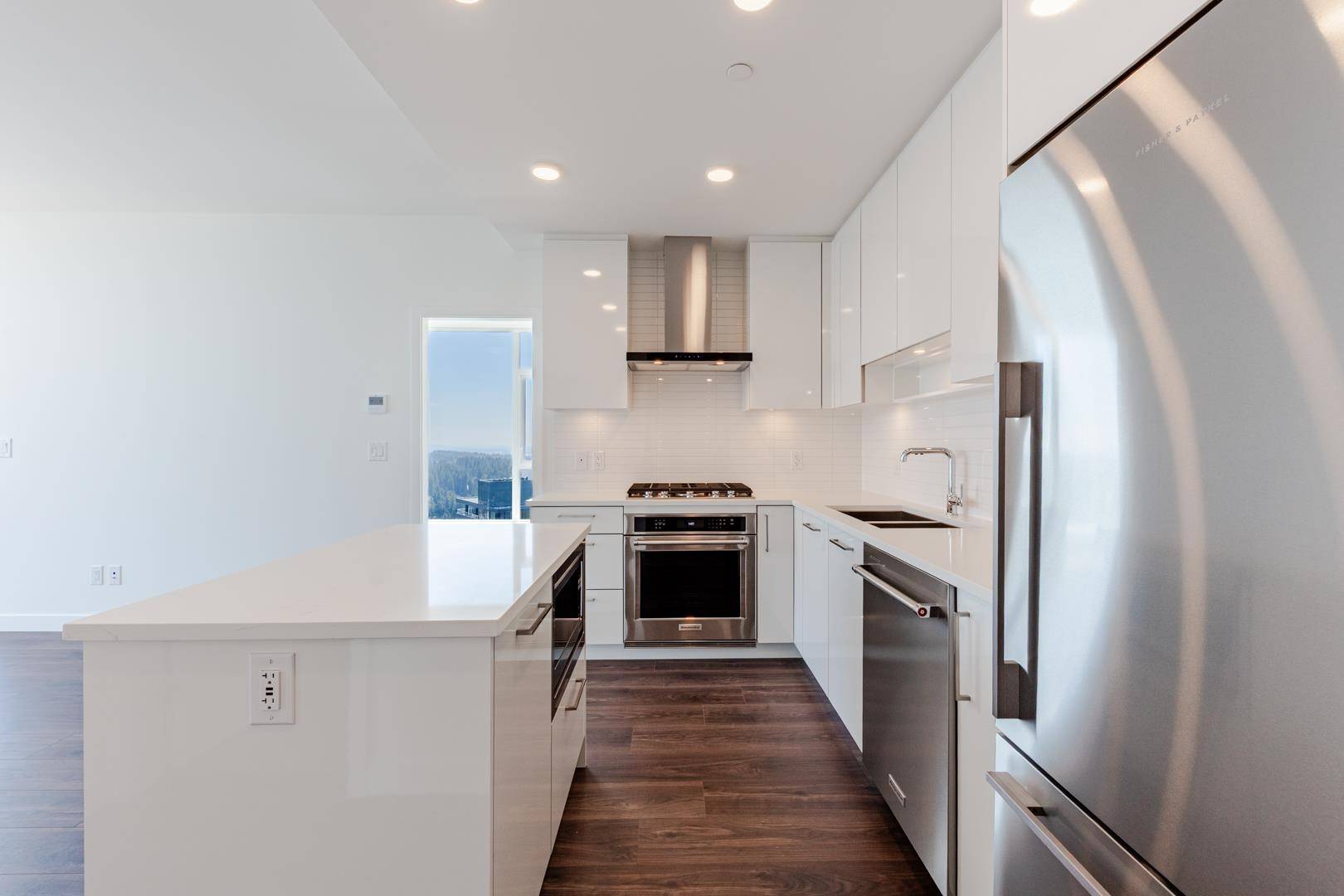 518 Clarke RD #4803 Coquitlam, BC V3J 0S7