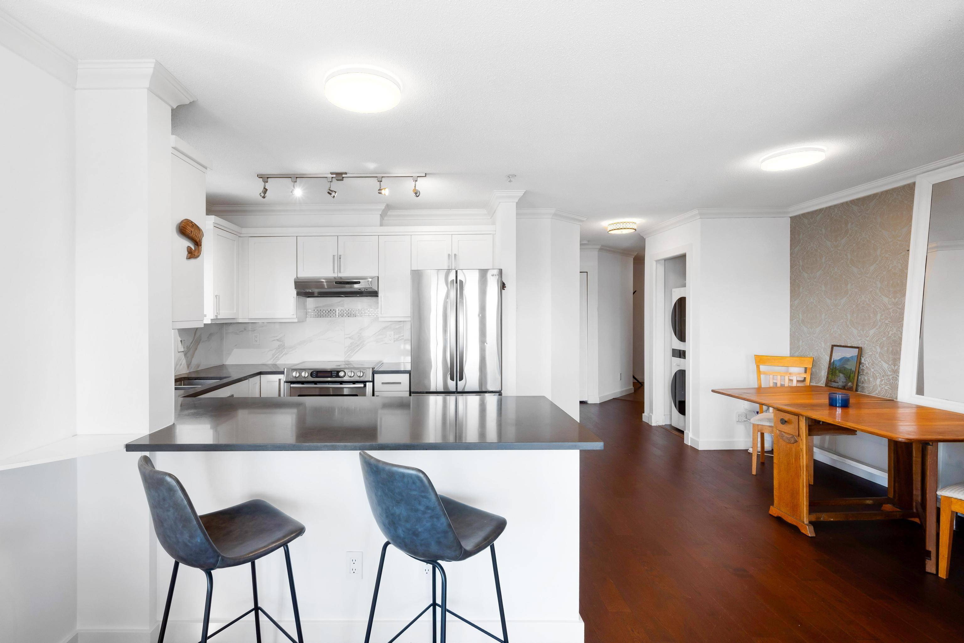 North Vancouver, BC V7L 4W5,365 E 1st ST #213