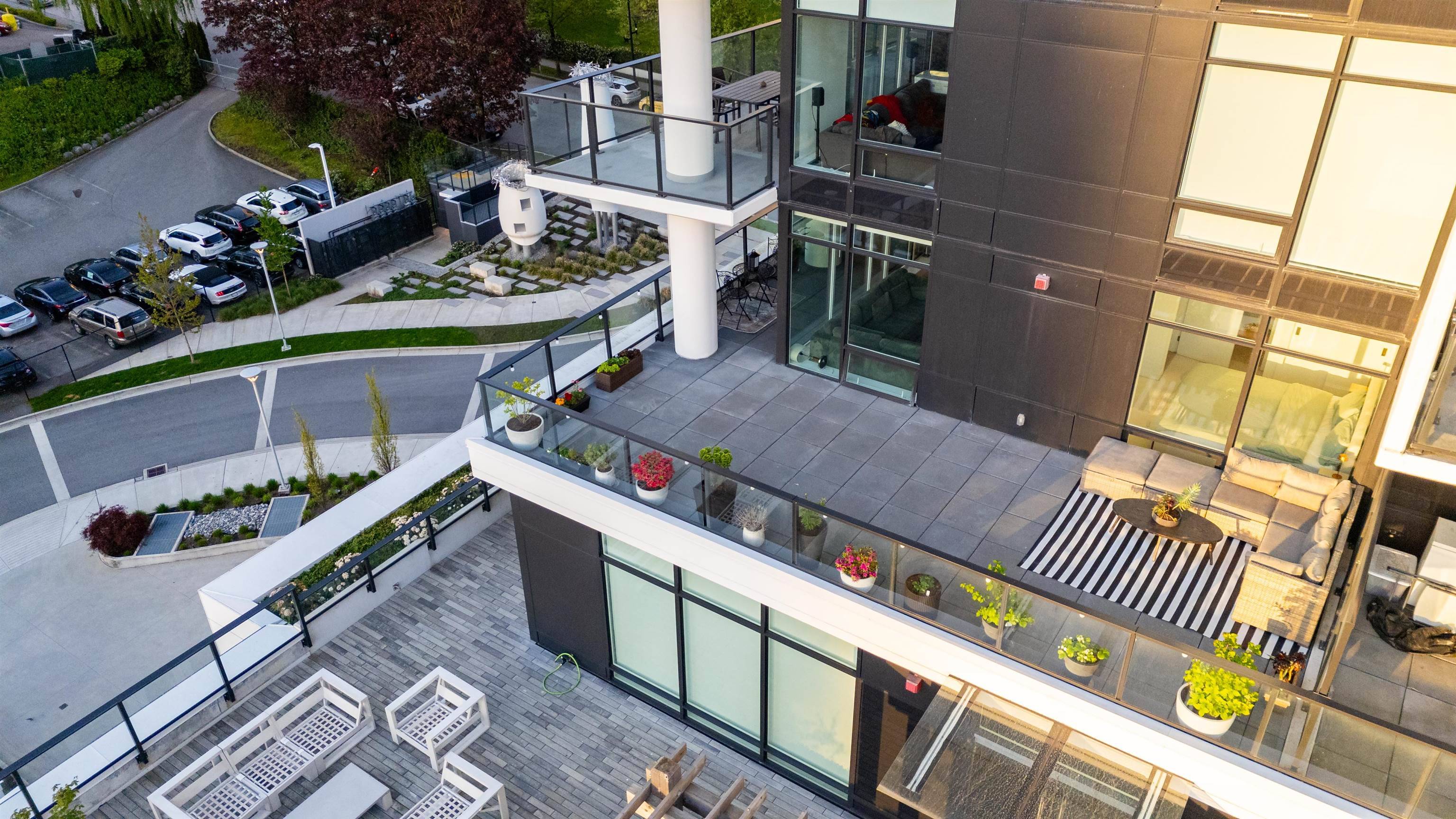 Burnaby, BC V5C 0N4,2181 Madison AVE #504