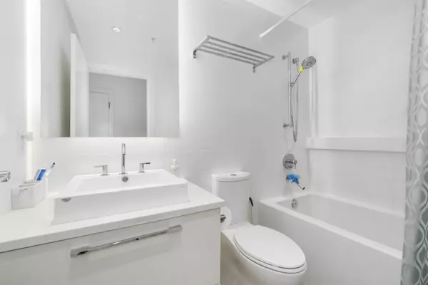 Burnaby, BC V3N 0G9,7388 Kingsway #402