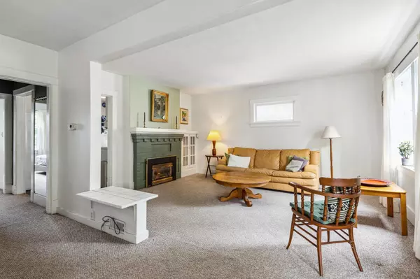 Vancouver, BC V6P 3Y1,8321 Shaughnessy ST