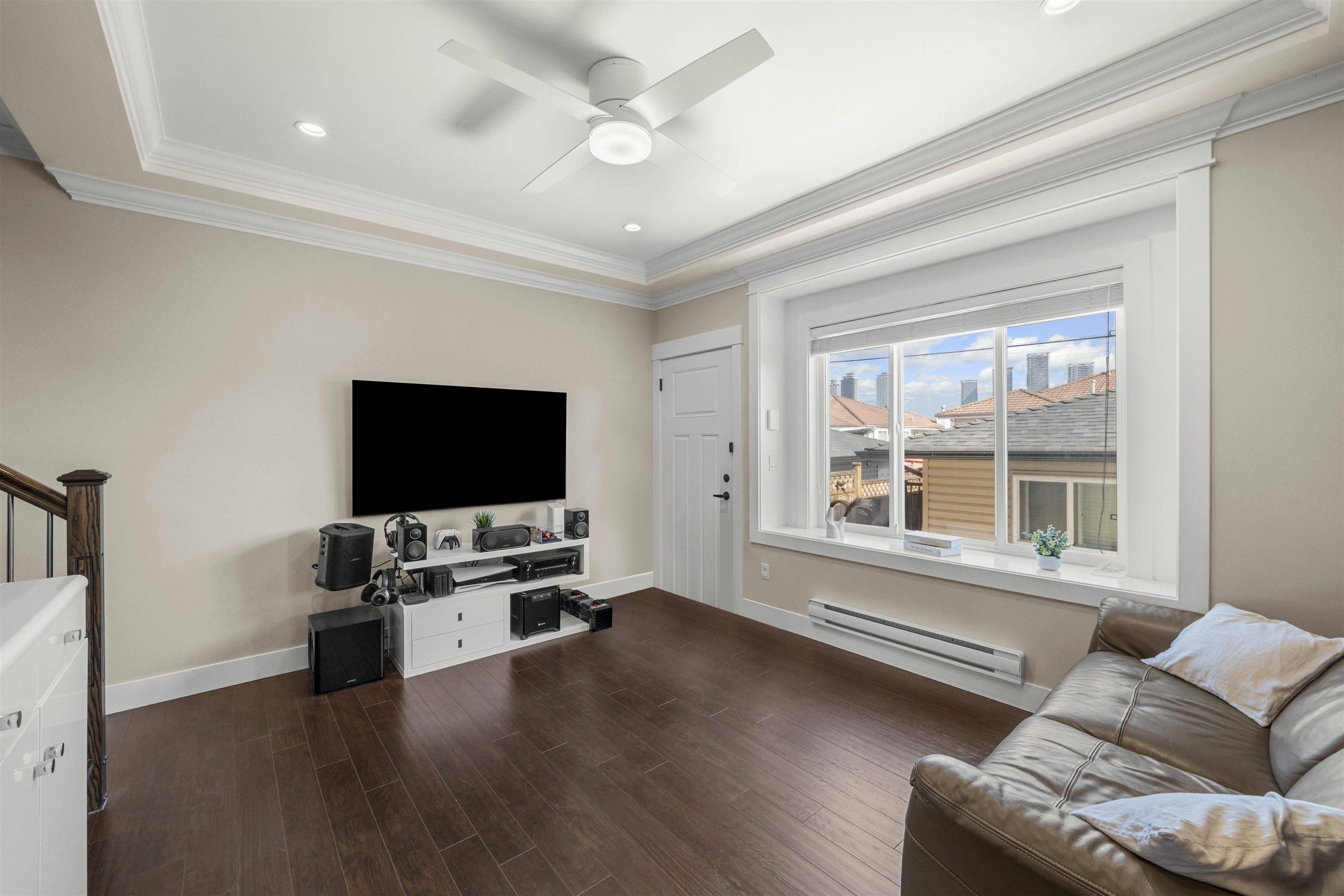 Burnaby, BC V5G 1K9,4685 Canada WAY #2