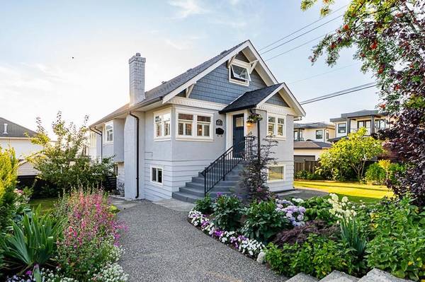 853 Gilmore AVE, Burnaby, BC V5C 4R9