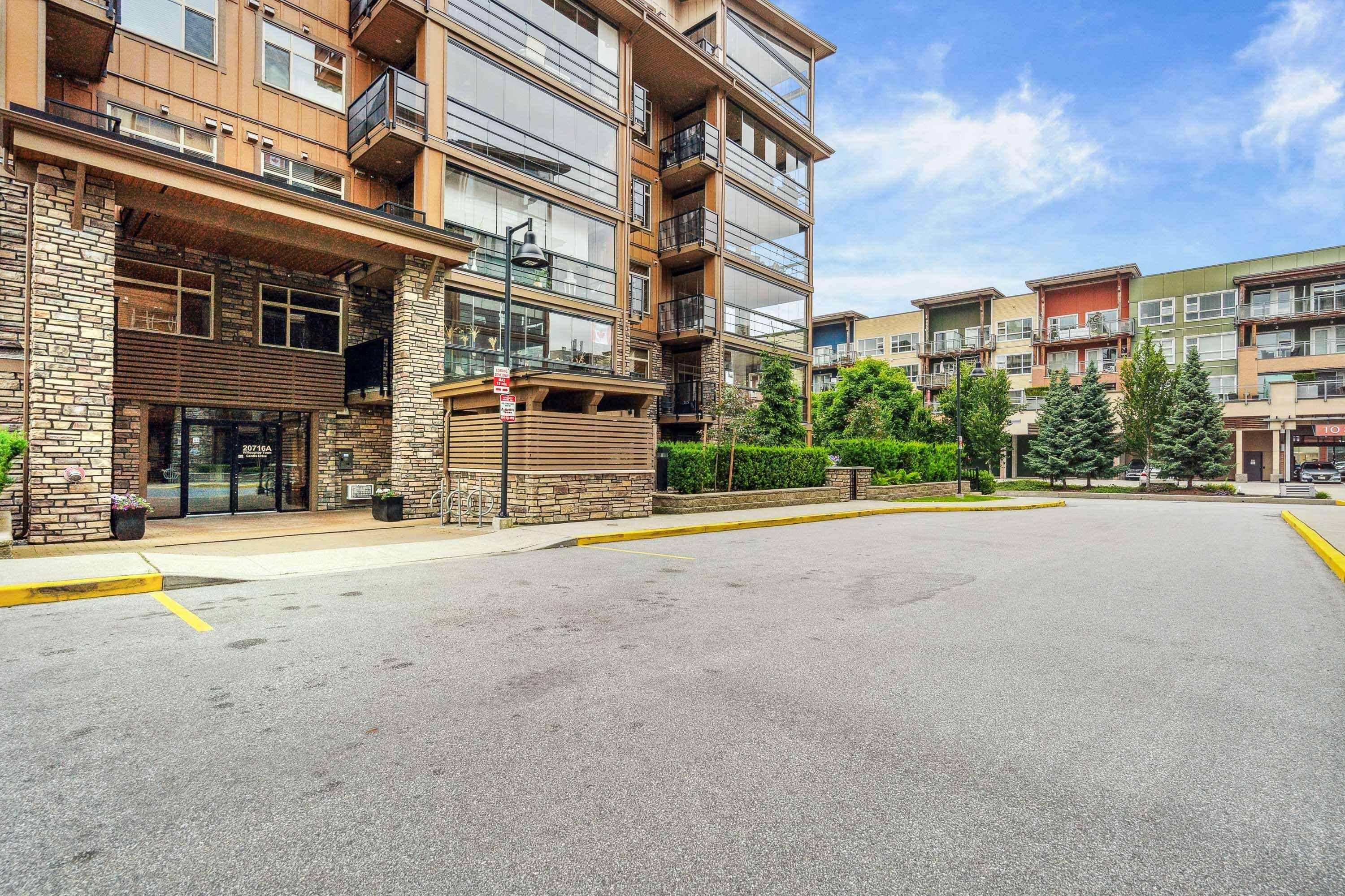 Langley, BC V2Y 3J7,20716 Willoughby Town Centre DR #A511