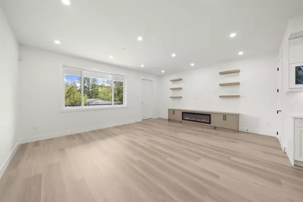 Langley, BC V4W 3L1,26725 Fraser HWY #1