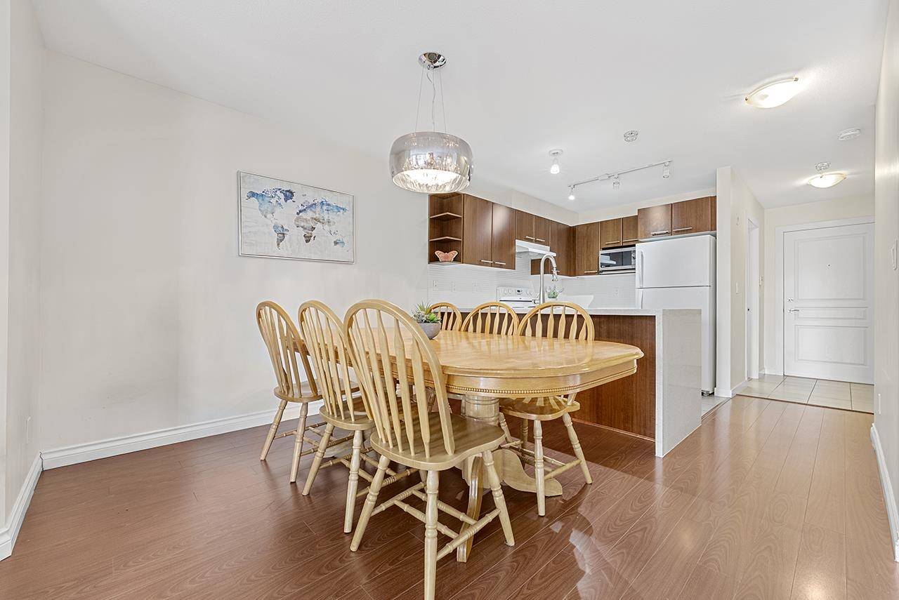 Burnaby, BC V5C 0C3,4833 Brentwood DR #108