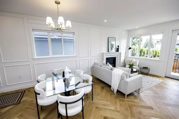 261 E 23rd ST, North Vancouver, BC V7L 3E4