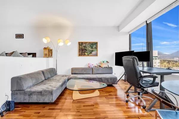 1333 W Georgia ST #1504 Vancouver, BC V6E 4V3