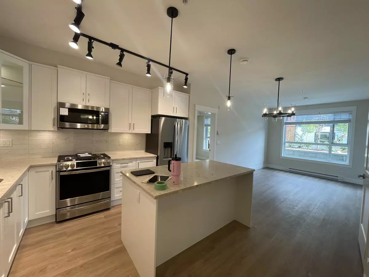 Langley, BC V2Y 2C4,20932 83 AVE #120