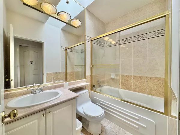 Vancouver, BC V5R 1T7,3632 E 28th AVE