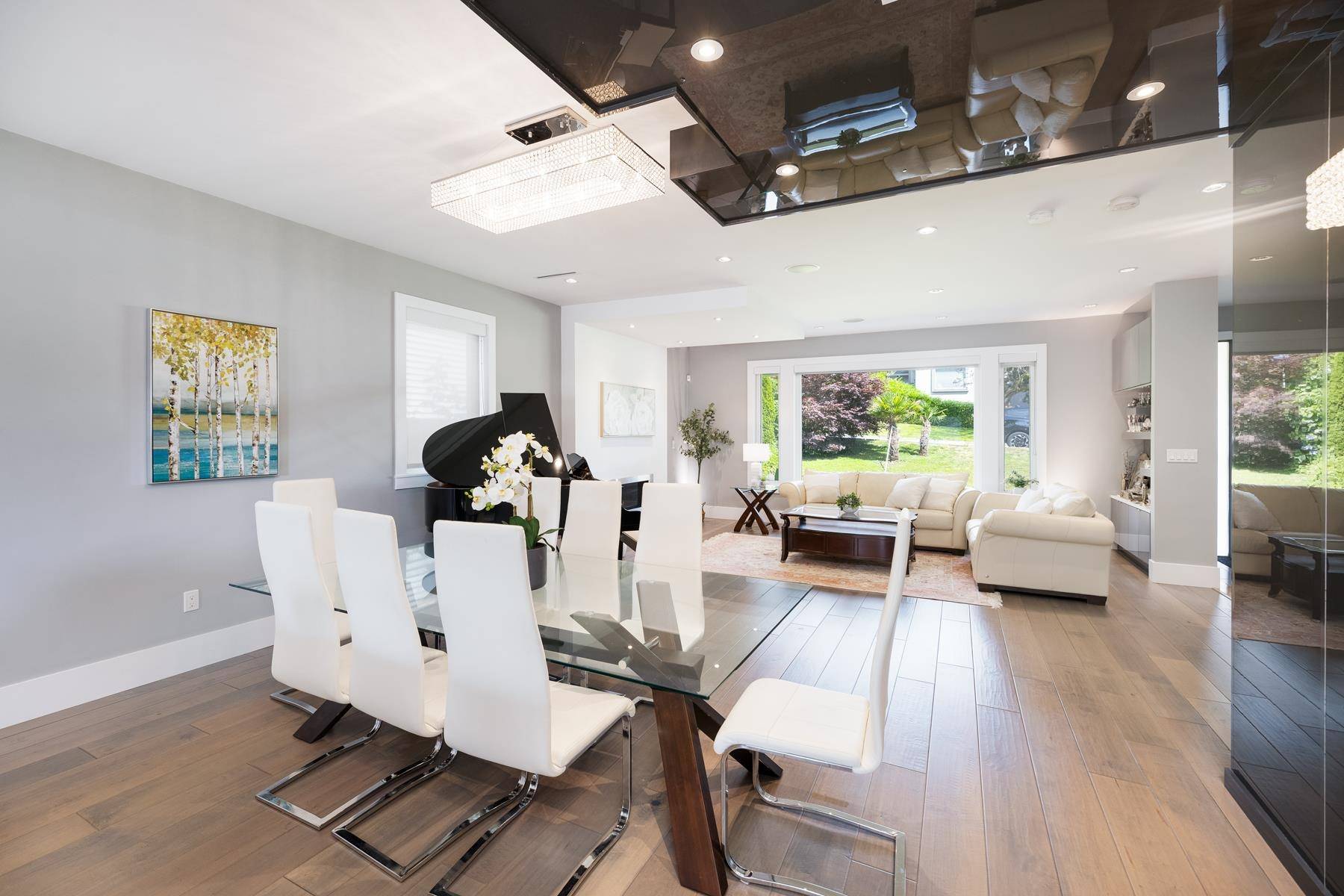 2553 Western AVE North Vancouver, BC V7N 3L2