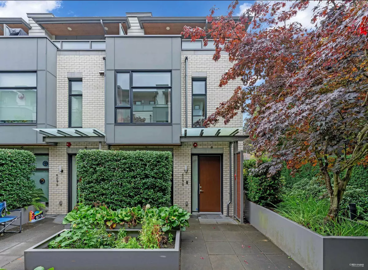 Vancouver, BC V6M 2W2,6098 Oak ST
