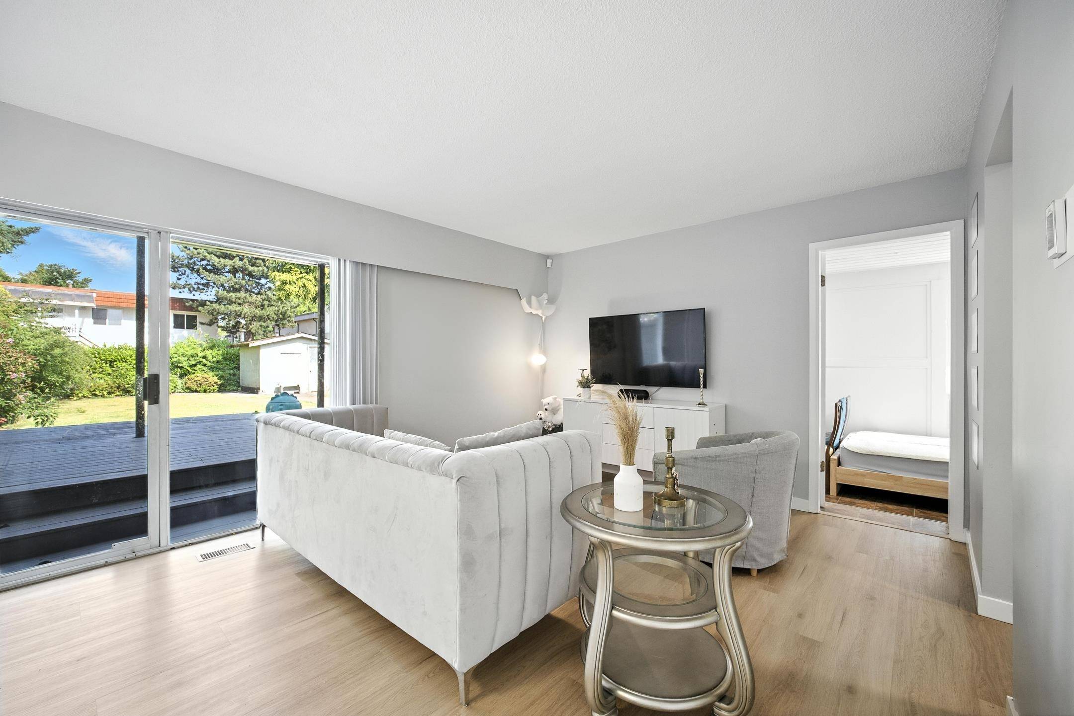 Richmond, BC V7A 2K6,8540 Rosebank CRES