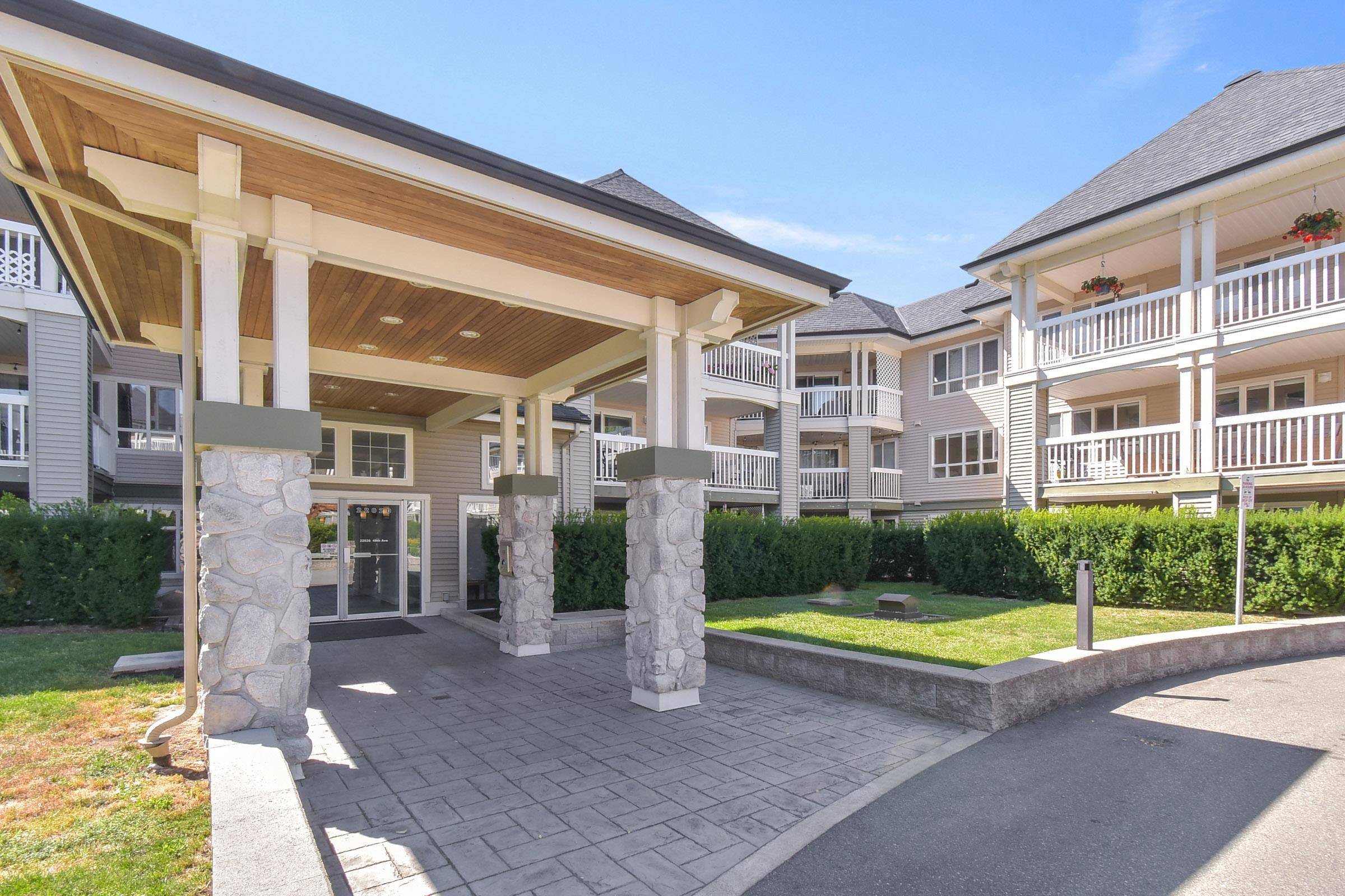 Langley, BC V3A 3R9,22020 49 AVE #228