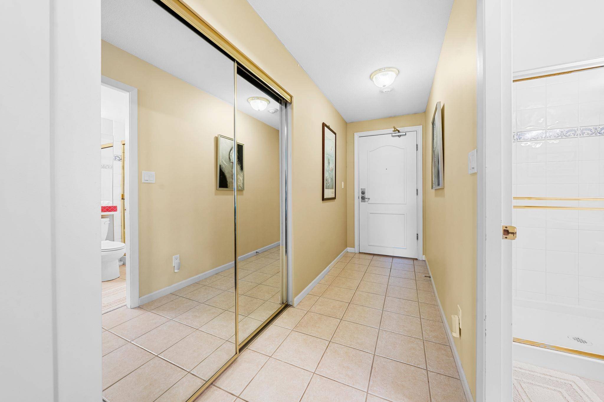 North Vancouver, BC V7J 3T5,1327 E Keith RD #1106
