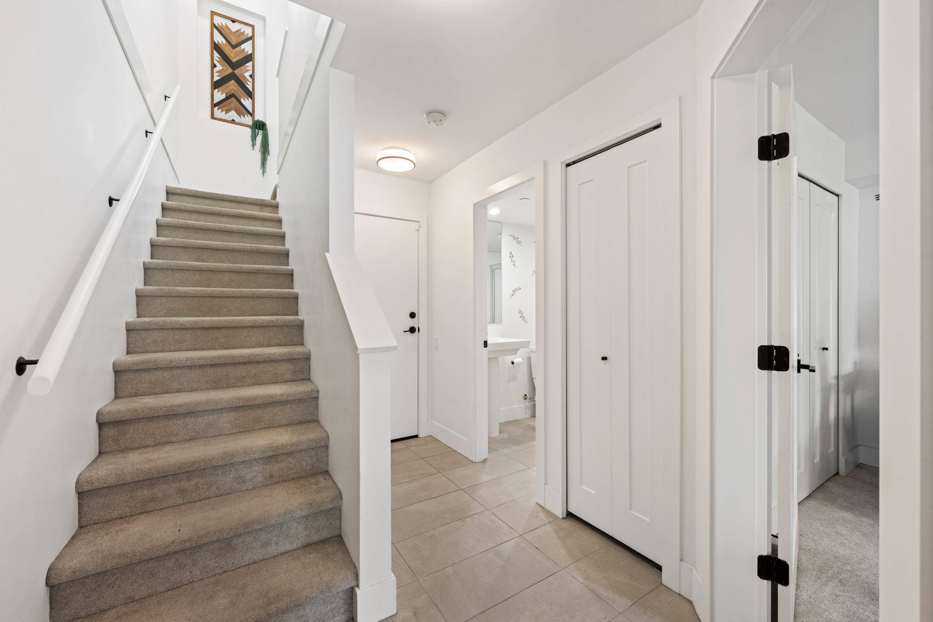 Tsawwassen, BC V4M 0E5,4716 Orca WAY #42