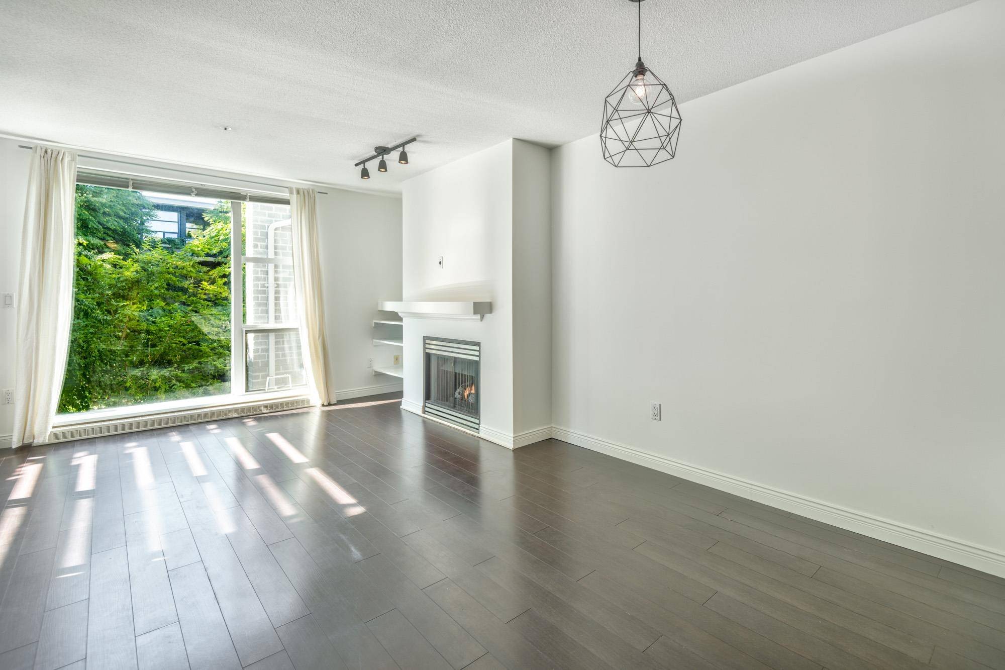 Vancouver, BC V6K 4S9,2288 Marstrand AVE #307