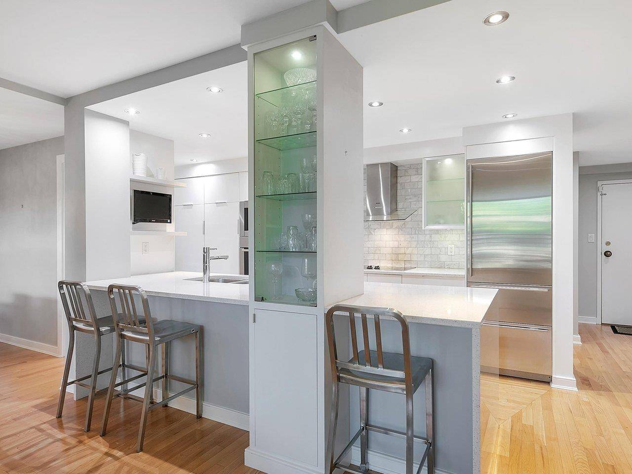 Vancouver, BC V6L 3B7,4101 Yew ST #114