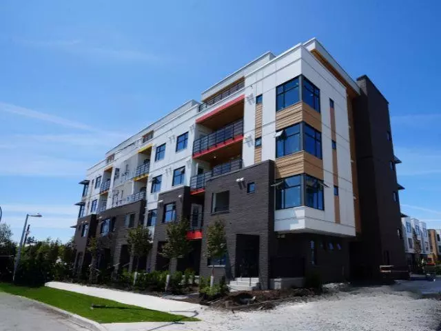 163 175a ST #509, Surrey, BC V3S 9S4