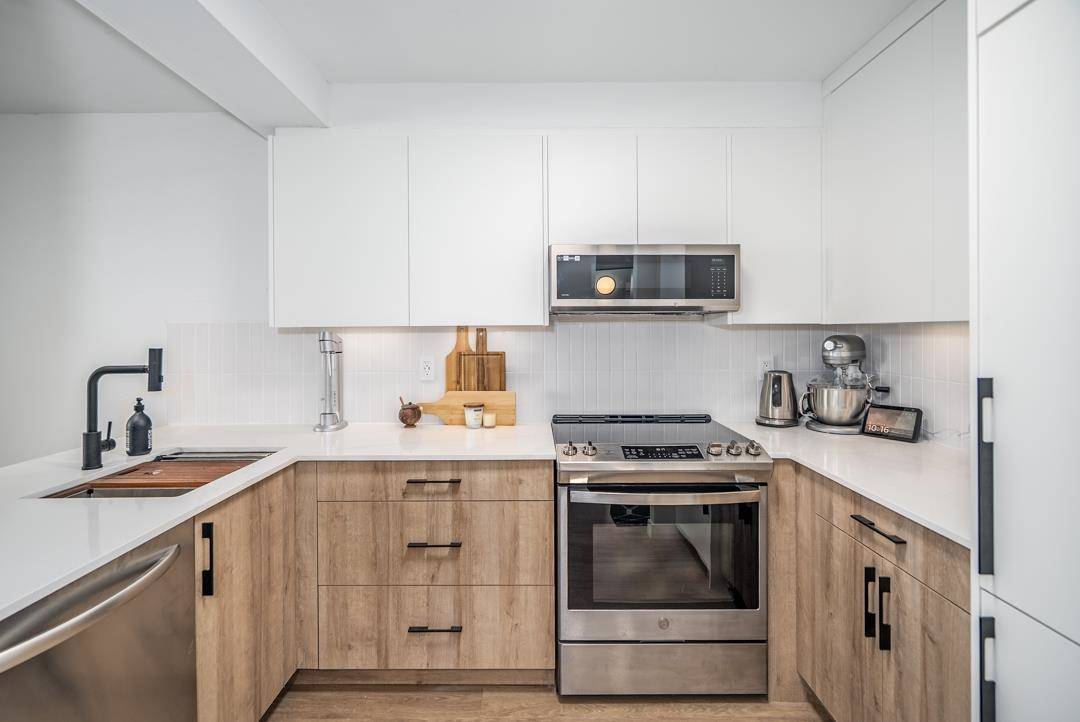 5224 204 ST #208, Langley, BC V3A 1Z1