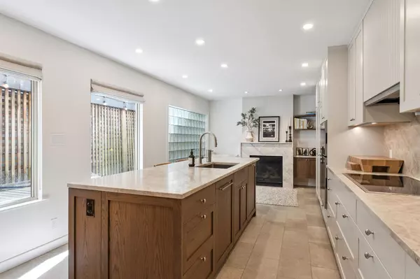 Vancouver, BC V6J 3R9,1312 Maple ST
