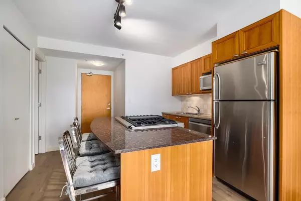 Vancouver, BC V6G 3G9,1723 Alberni ST #803