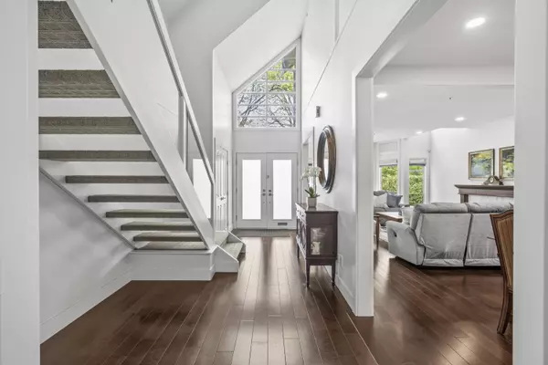Vancouver, BC V5Z 1T8,618 W 17th AVE