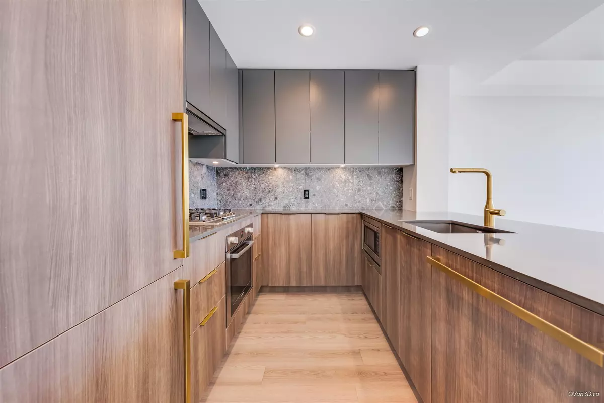 North Vancouver, BC V7J 0E8,2385 Emery Court #409