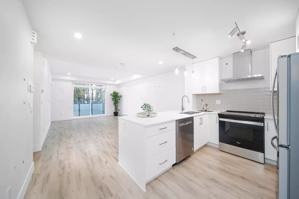 Surrey, BC V3X 1E6,6328 King George BLVD #30