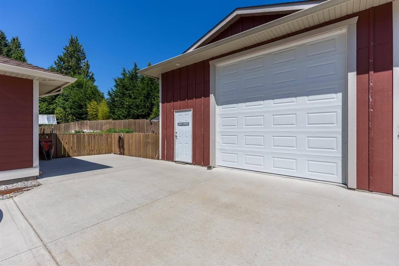 Sechelt, BC V7Z 0M4,5573 Nickerson RD