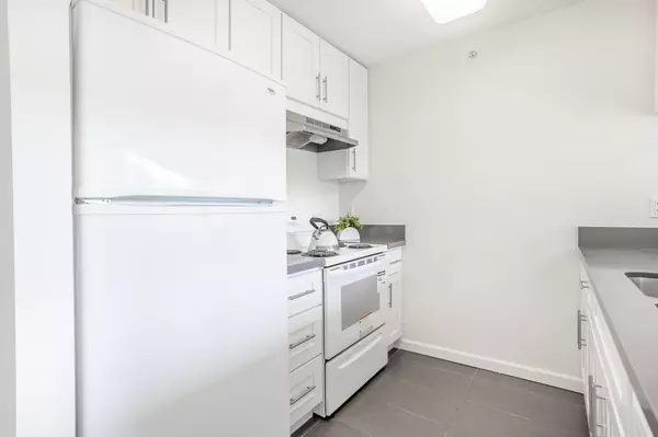 Vancouver, BC V5R 6G9,3520 Crowley DR #408