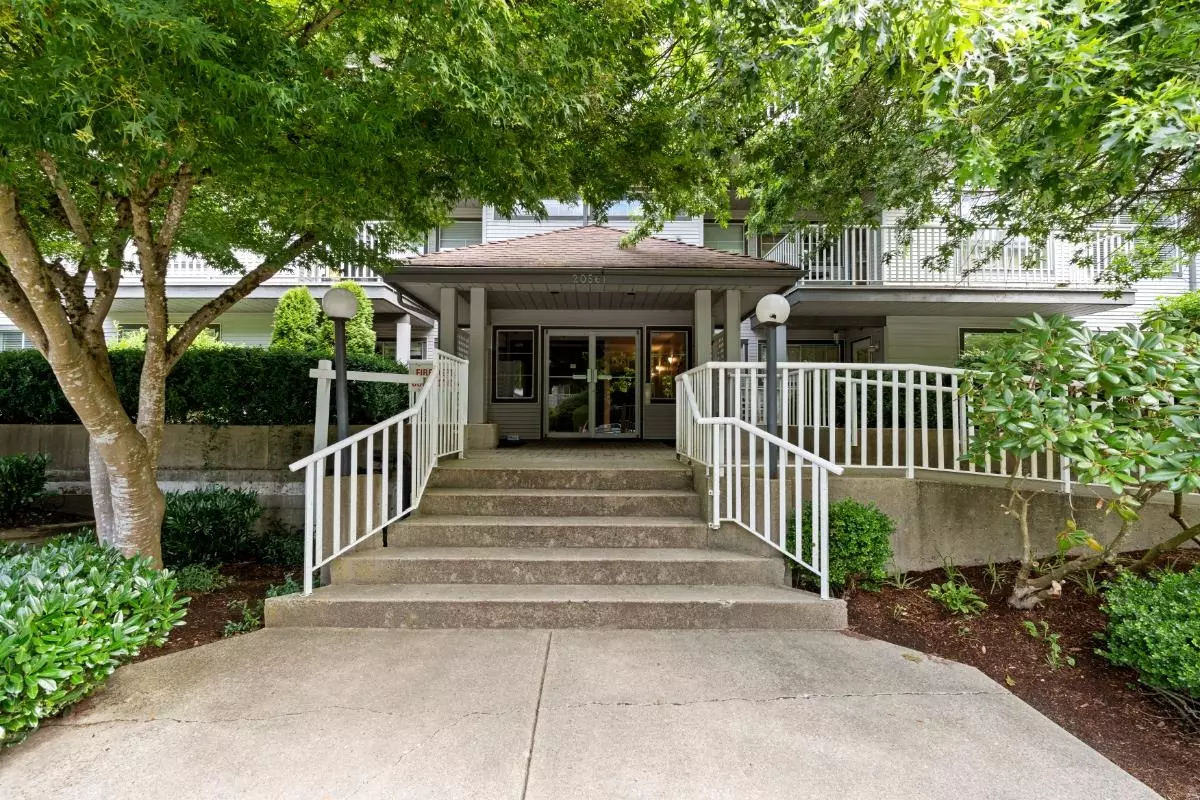 Maple Ridge, BC V2X 1E2,20561 113 AVE #108