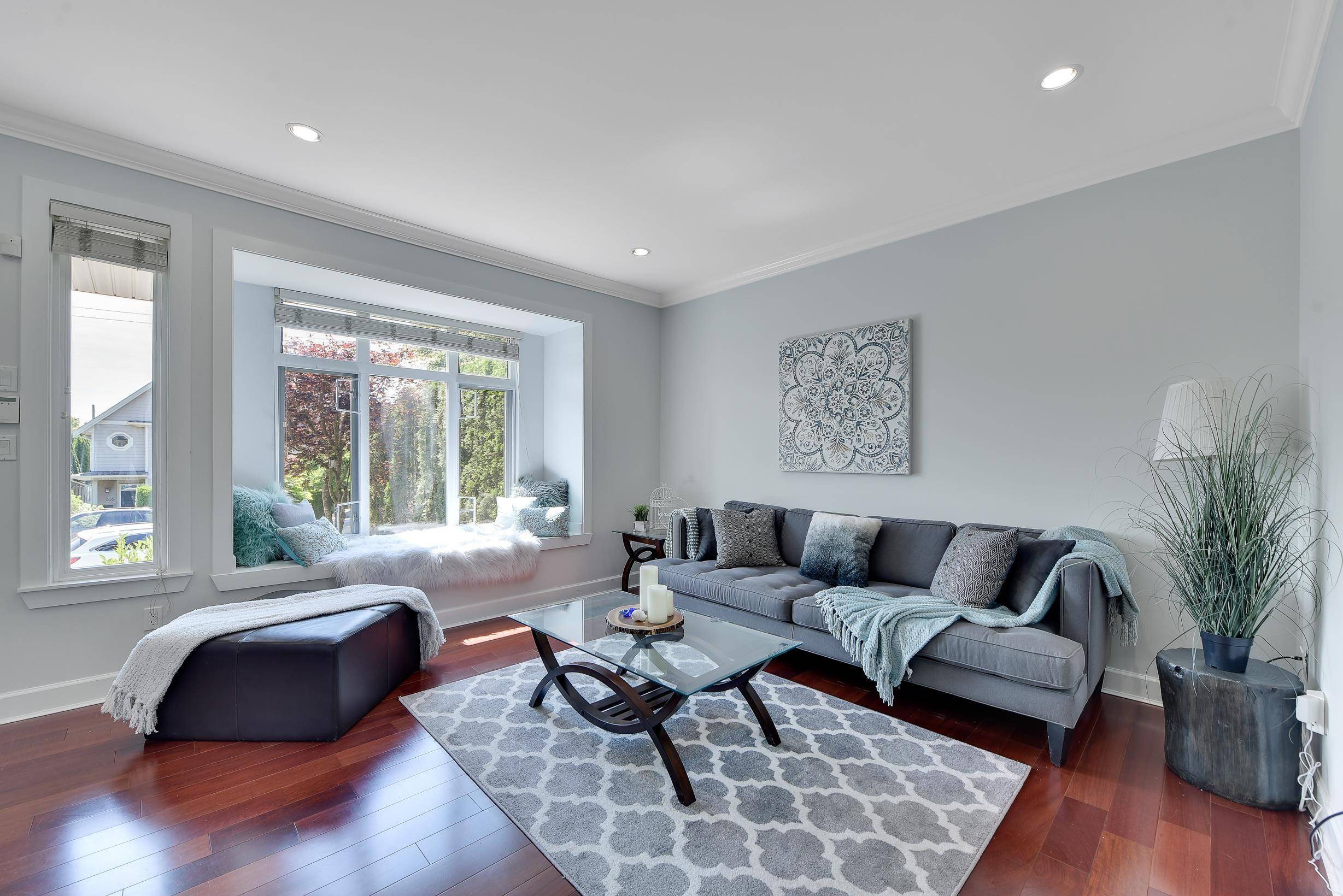 North Vancouver, BC V7L 2G9,332 E 11th ST