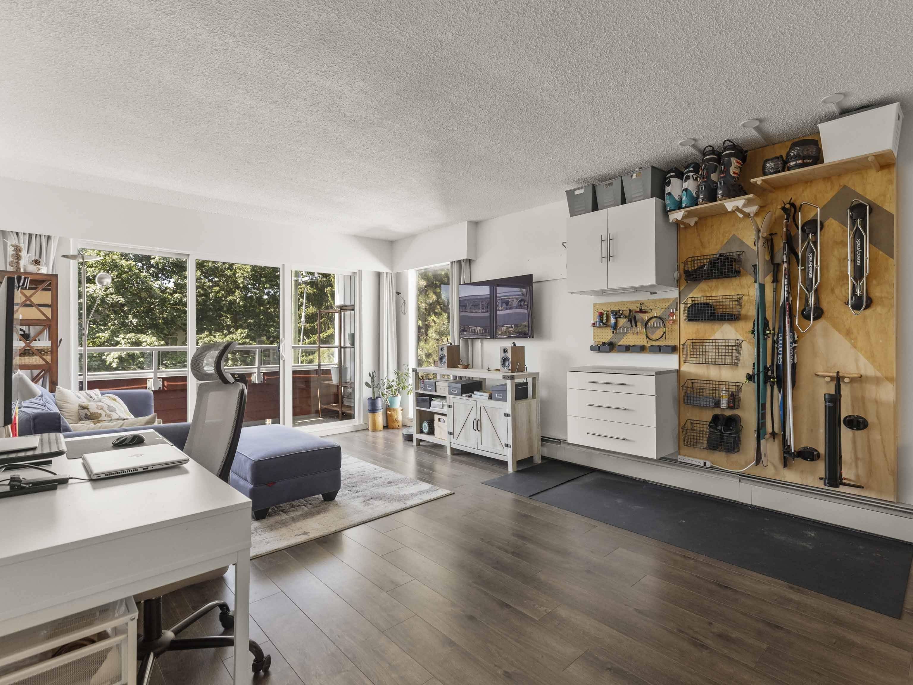 North Vancouver, BC V7M 1B4,250 W 1 ST #401