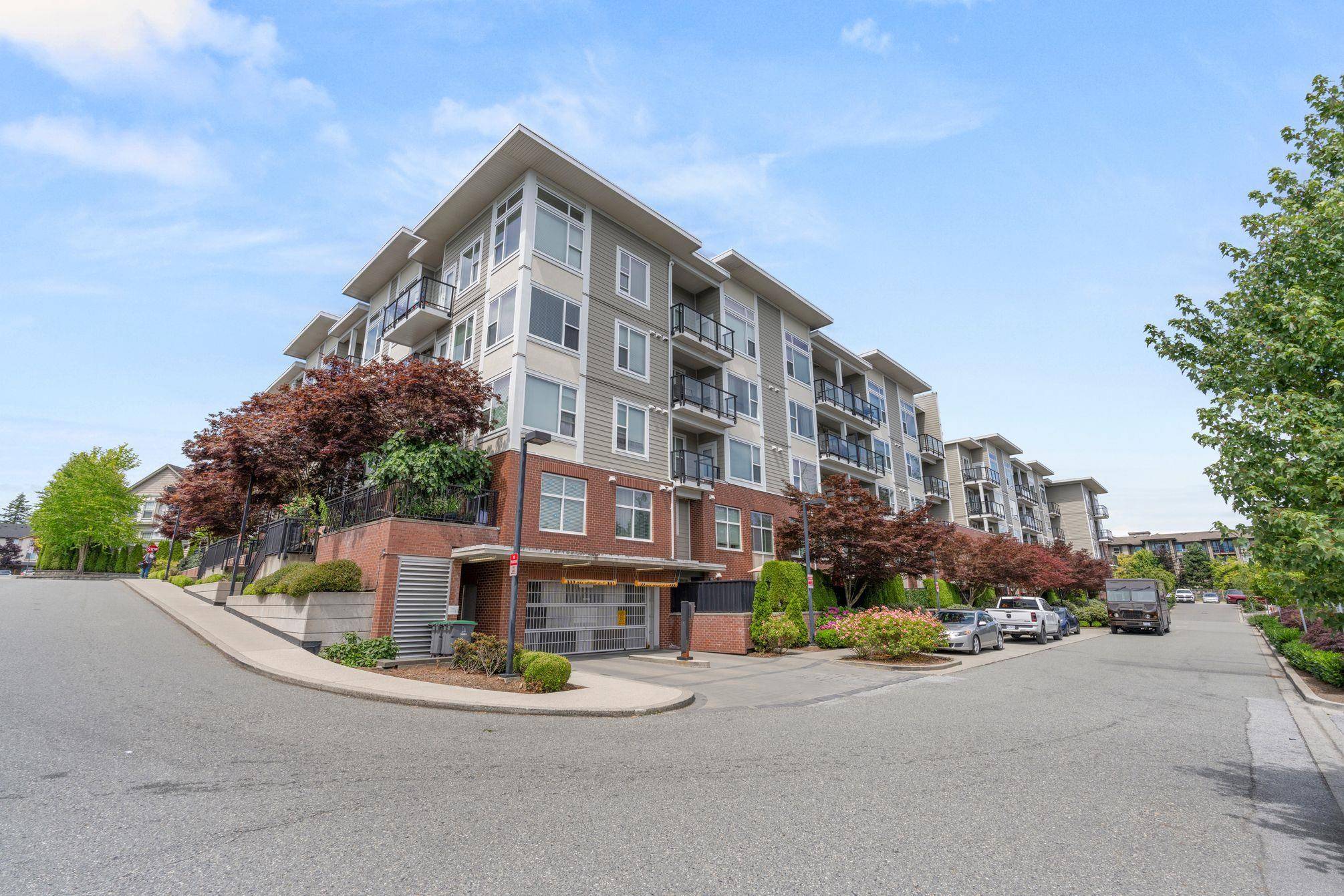 Surrey, BC V4N 6N8,15956 86a AVE #412