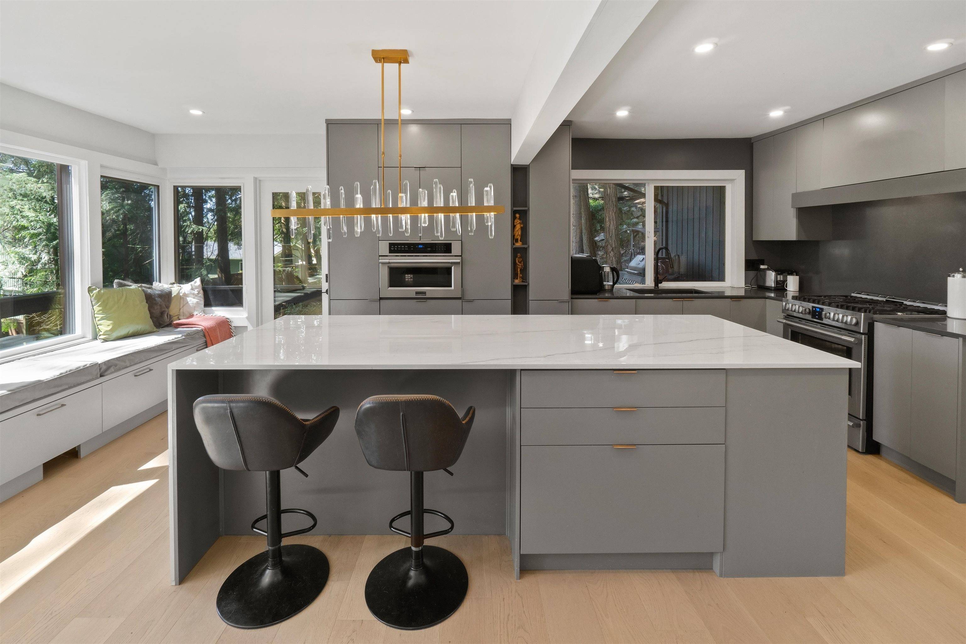 615 E Kings RD, North Vancouver, BC V7N 1J4