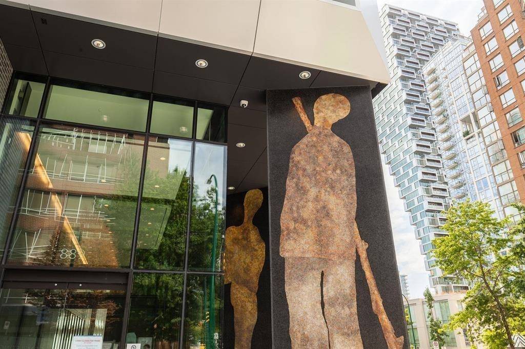 Vancouver, BC V6Z 1C3,889 Pacific ST #1403