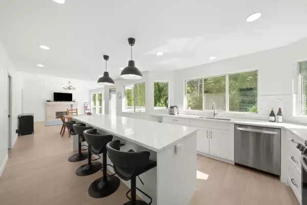 West Vancouver, BC V7W 3E8,5399 Westhaven Wynd