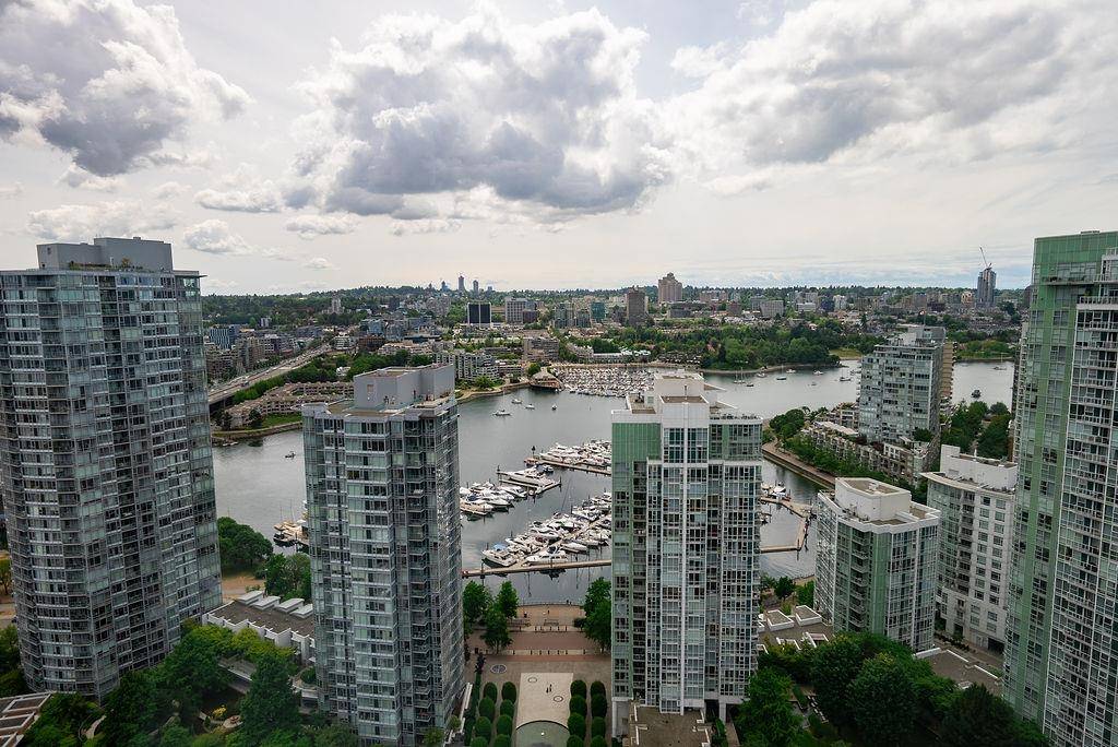 1009 Expo BLVD #3706, Vancouver, BC V6Z 2V9