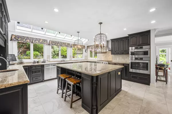 West Vancouver, BC V7S 2Z2,2327 Westhill DR