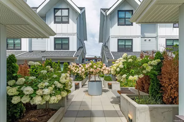 Burnaby, BC V5E 1H5,6933 Arcola ST #302