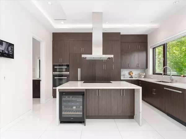 Vancouver, BC V6L 1W6,3011 W 27th AVE