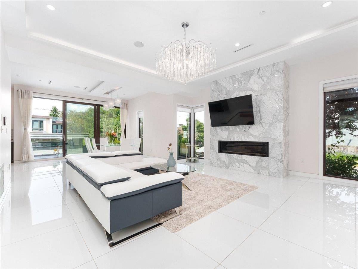 Vancouver, BC V6L 1W6,3011 W 27th AVE