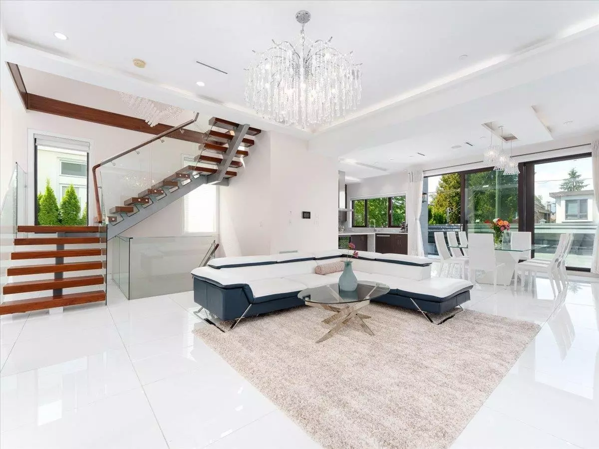 Vancouver, BC V6L 1W6,3011 W 27th AVE