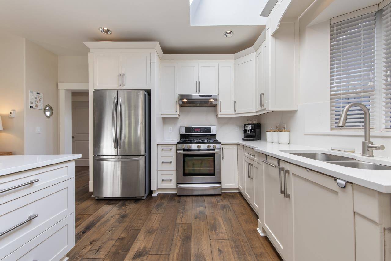 2257 Fulton AVE West Vancouver, BC V7V 1T7