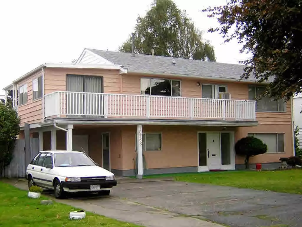 Richmond, BC V7A 3S1,10788 Dennis CRES