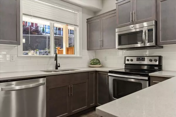 Chilliwack, BC V2R 0W1,6026 Lindeman ST #62