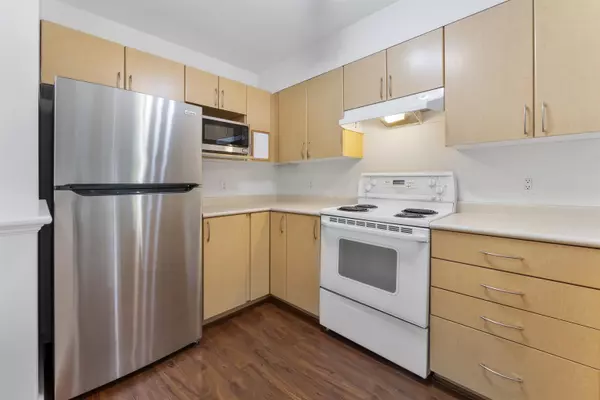Surrey, BC V4N 5G3,8775 161 ST #72