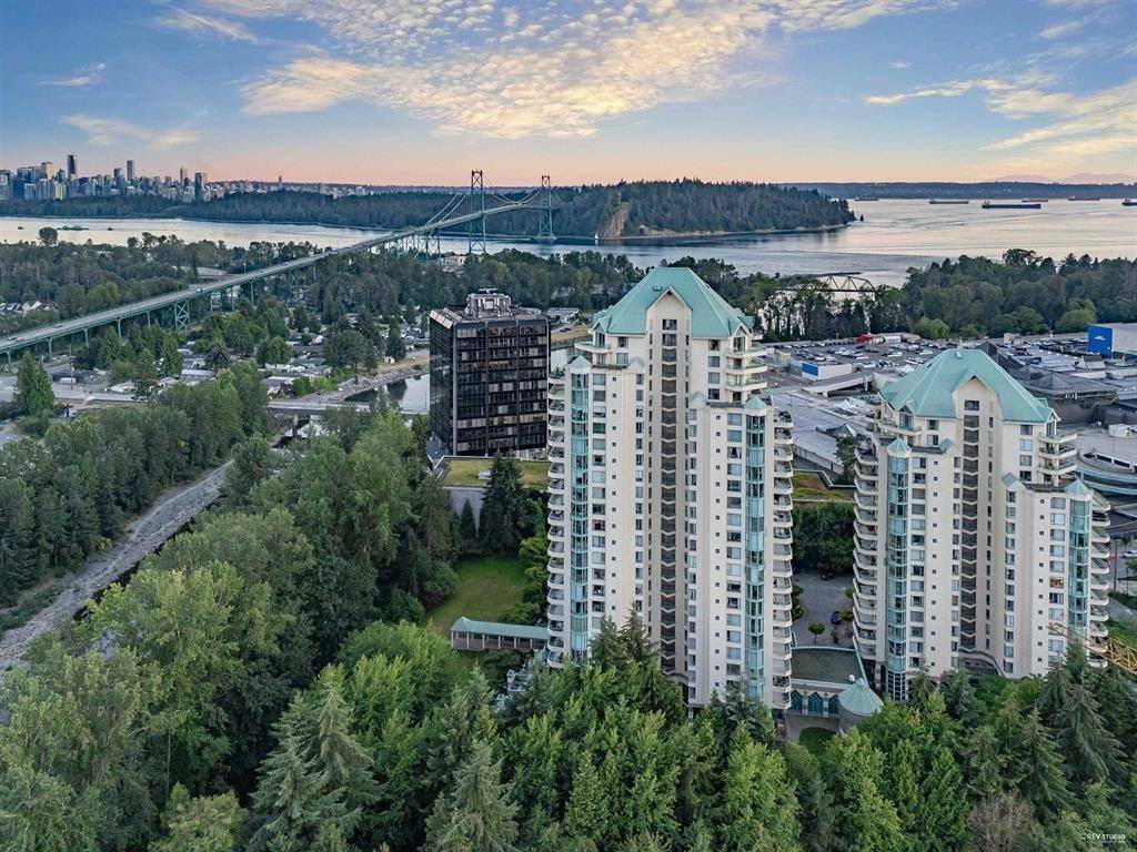 West Vancouver, BC V7T 2Y4,328 Taylor WAY #19A