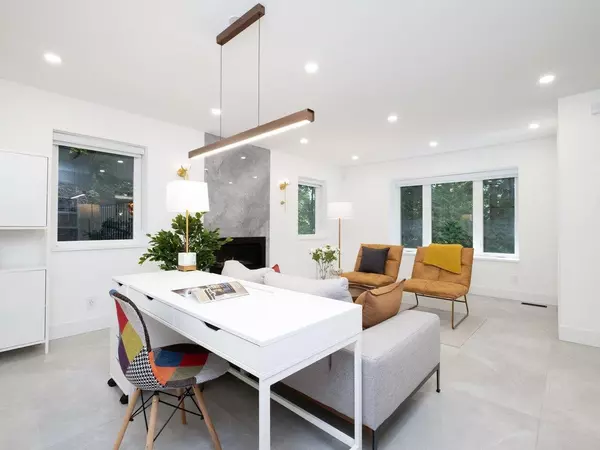 North Vancouver, BC V7R 4J6,4283 Capilano RD